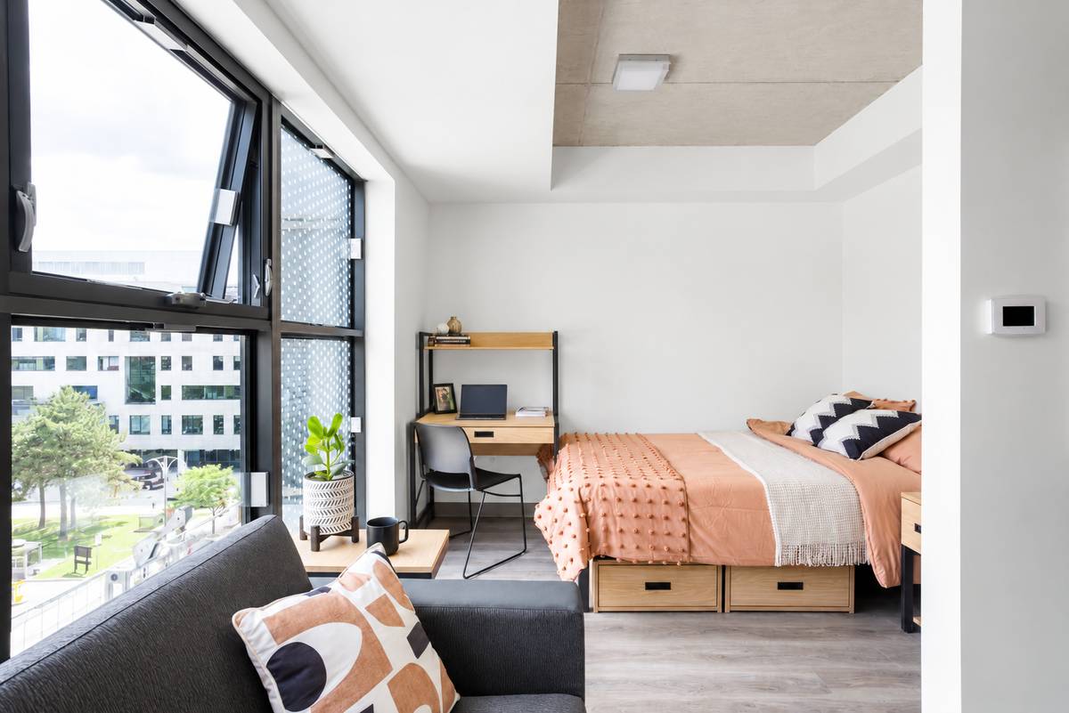 Mc Master University Bedroom Studio 02